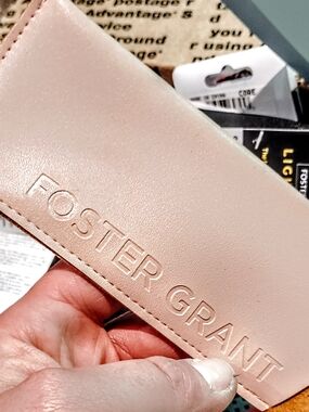 Foster Grant Light Blush Sunglass Sleeve
